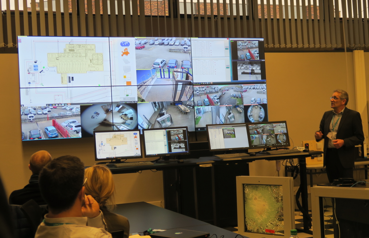 Formation sur l’utilisation du système de vidéosurveillance et détection d’intrusion. (Photo EM _ Face au Risque). Formation sur l'utilisation du système de vidéosurveillance et détection d'intrusion. (Photo EM _ Face au Risque).