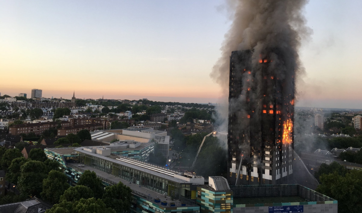 Tour Grenfell en feu - Crédit Natalie Oxford/Wikimedia Commons