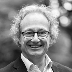 Jean-Louis Bertrand, professeur à l’Essca Management School et CEO de Tardigrade AI Jean-Louis Bertrand, professeur à l'Essca Management School et CEO de Tardigrade AI